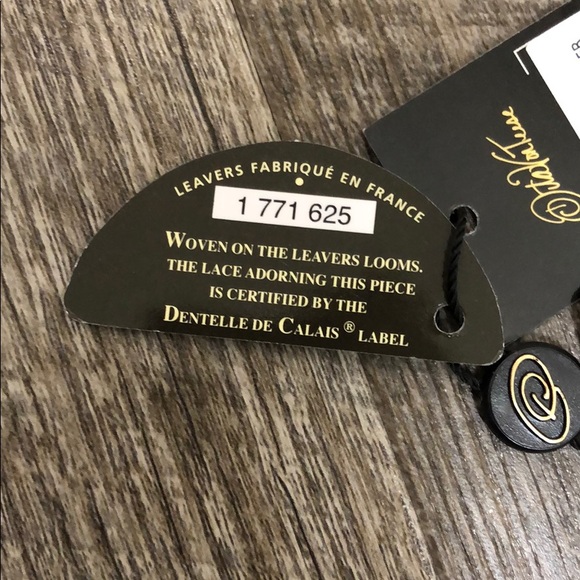 Lingerie set, bra and suspenders. - Picture 8 of 8